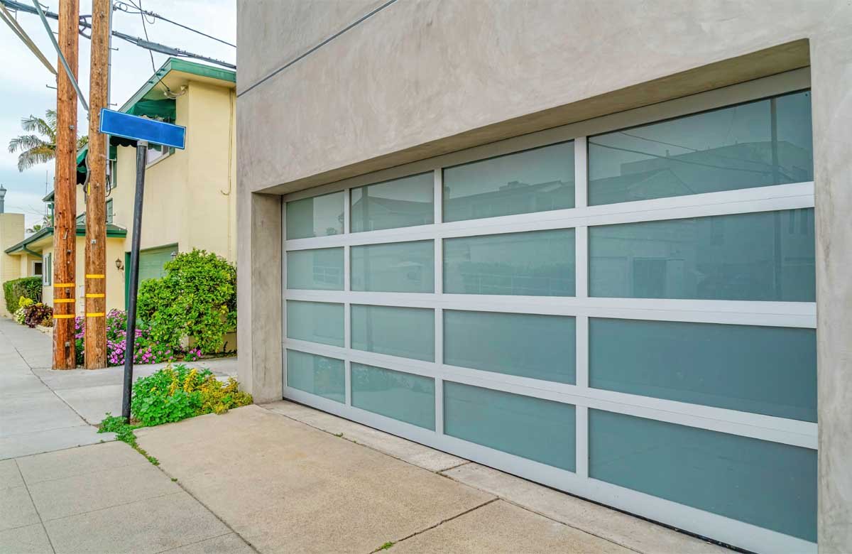 Expert garage repair in Montgomery, TX.