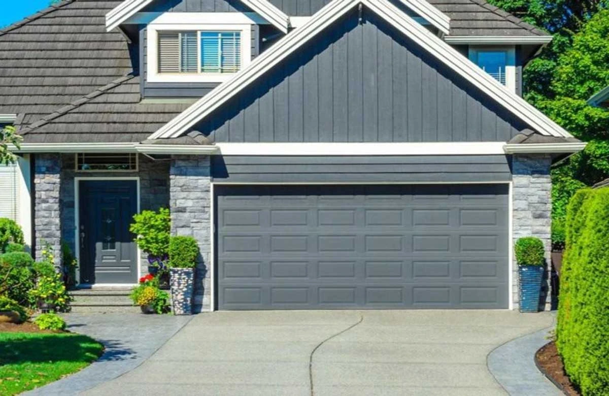 Get a quick breakdown of garage door opener installation cost, including labor, equipment, and tips to avoid hidden fees.
