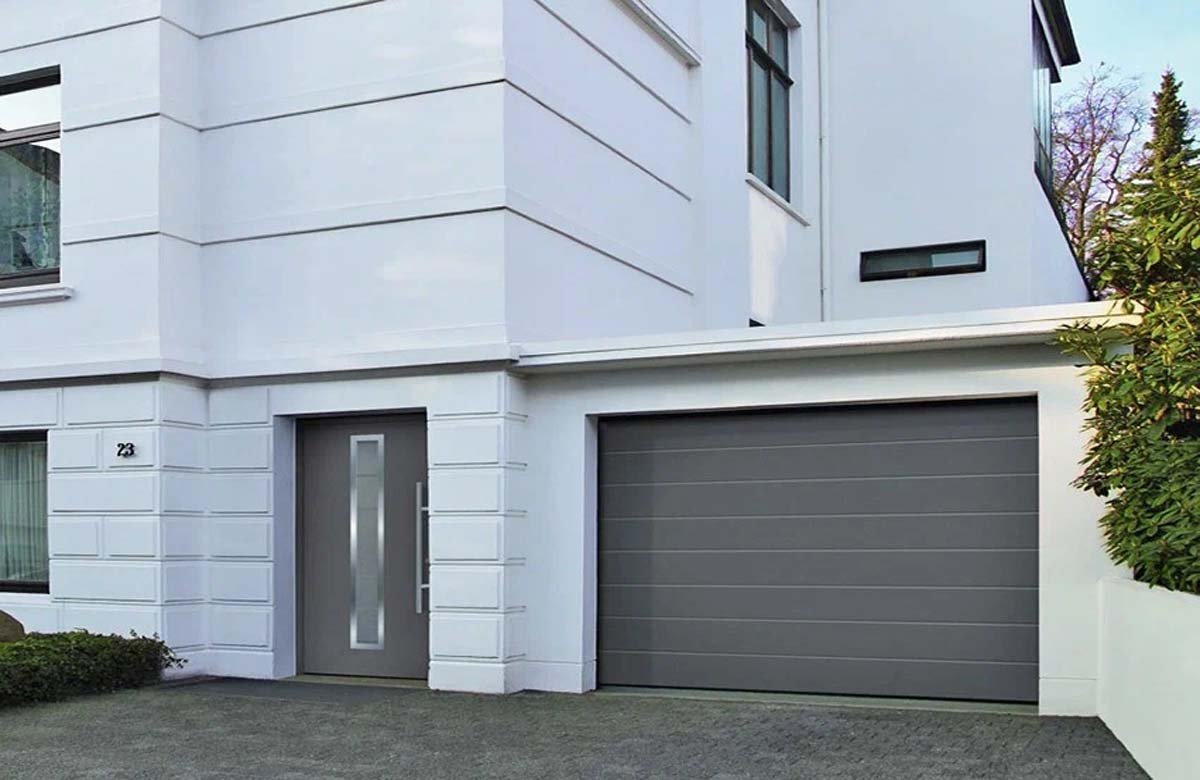 Experience fast, reliable, and professional service with the best local garage door repair in Woodlands TX. We're just a call away!