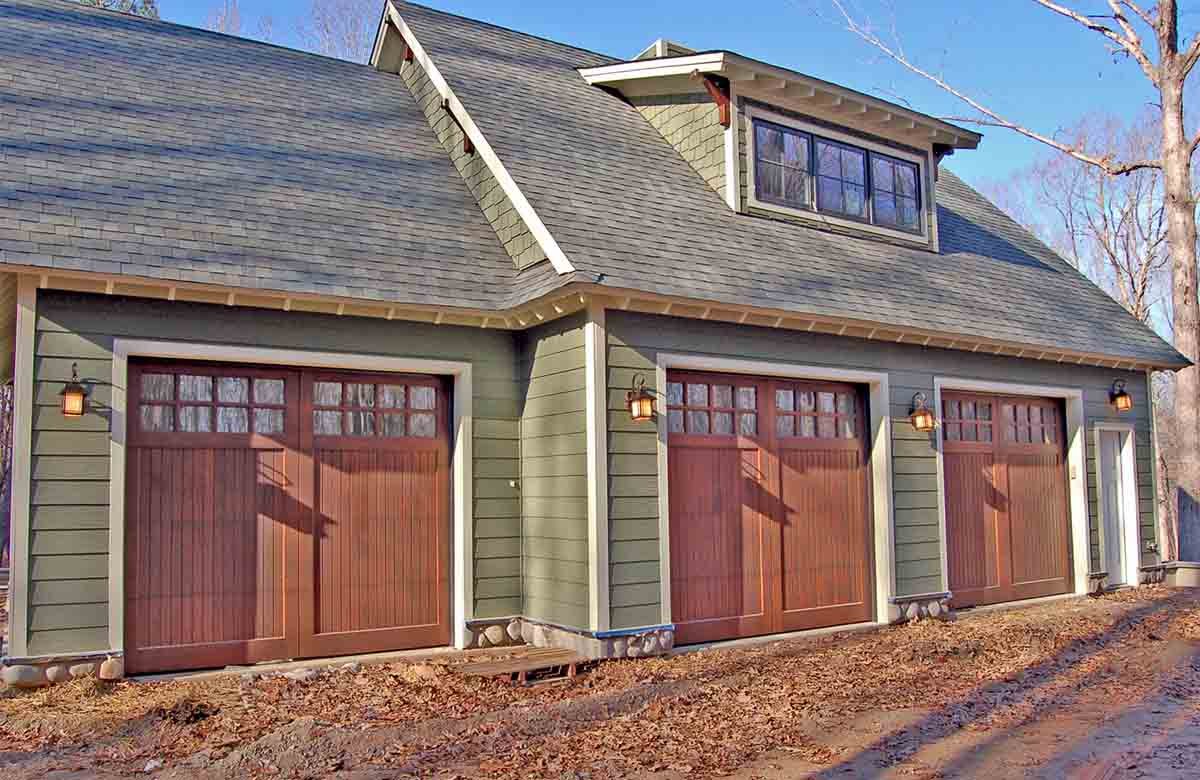 Professional Craftsman garage door repair services in The Woodlands to keep your home safe and functional.