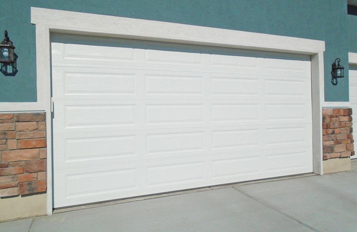 Broken Garage Door Spring Repair The Woodlands made easy. Local technicians, quick turnaround, and safe repairs you can count on.