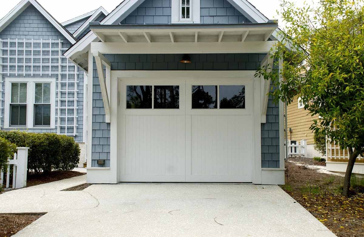Fast and reliable emergency garage door repair Jersey Village Texas homeowners trust.