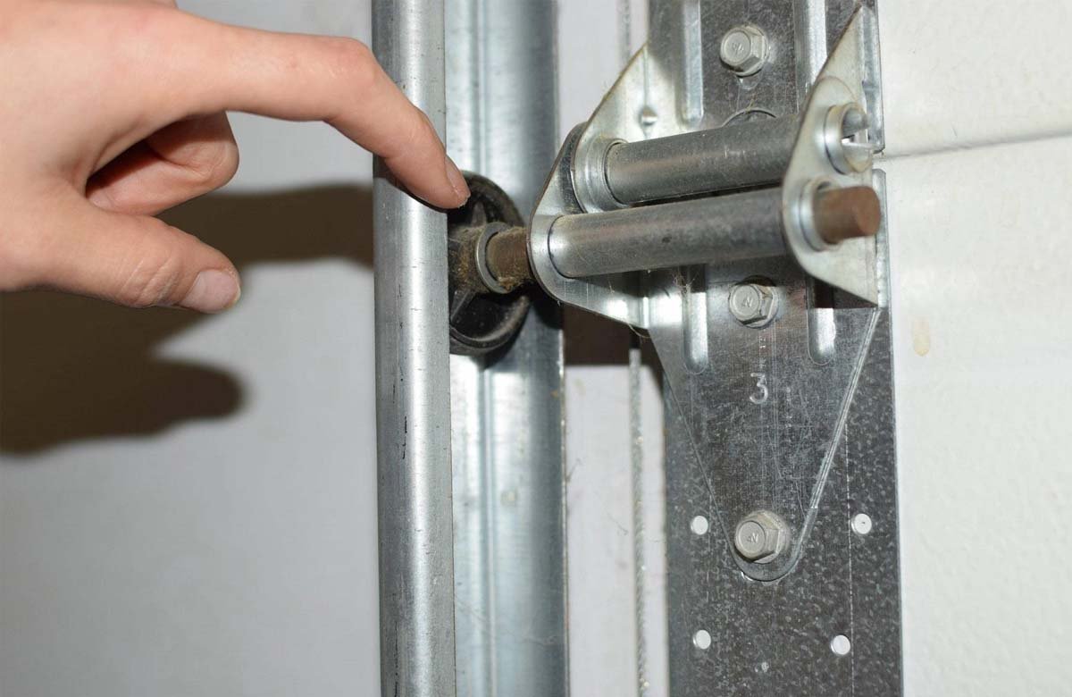 Expert solutions for garage door squeaking The Woodlands with reliable repair.