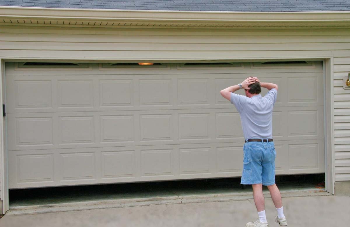 Garage door won't close completely The Woodlands fast solutions and get free estimation