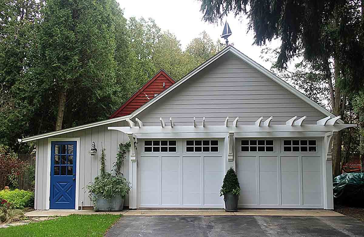 Trusted local team providing expert Craftsman garage door repairs throughout The Woodlands area.