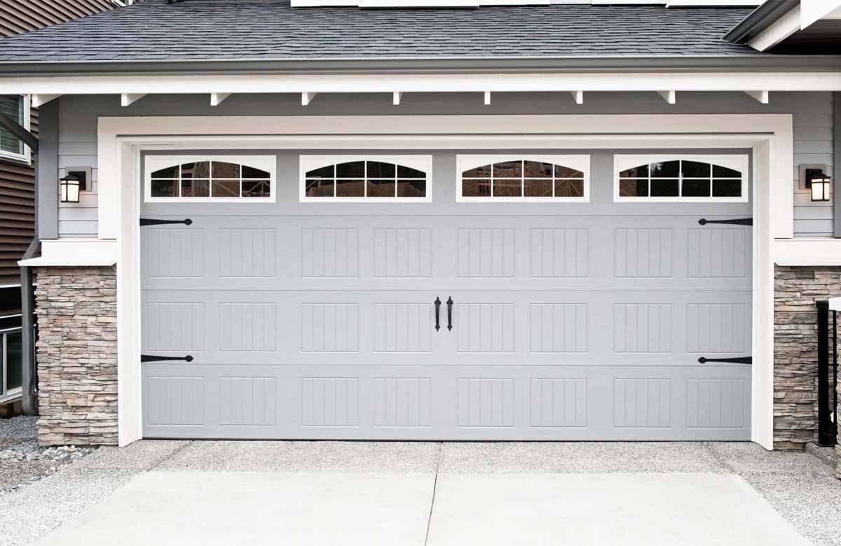 Need Broken Garage Door Spring Repair The Woodlands? We offer same-day service to restore your garage door’s performance without delays.