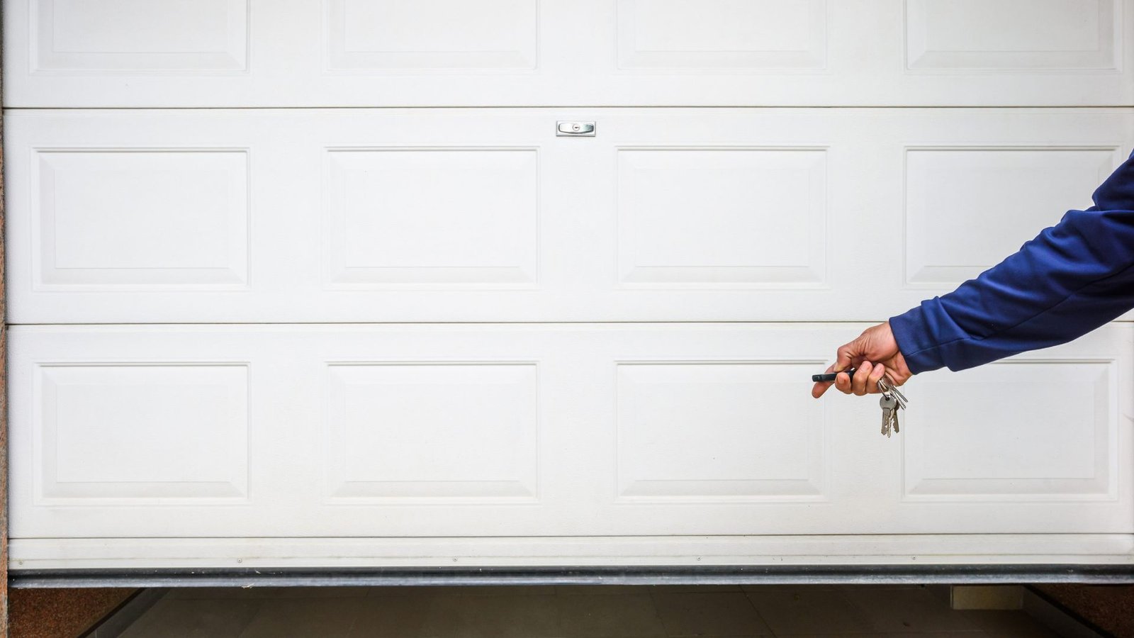 How to Reset Garage Door Opener Fast: Step-by-Step DIY Guide