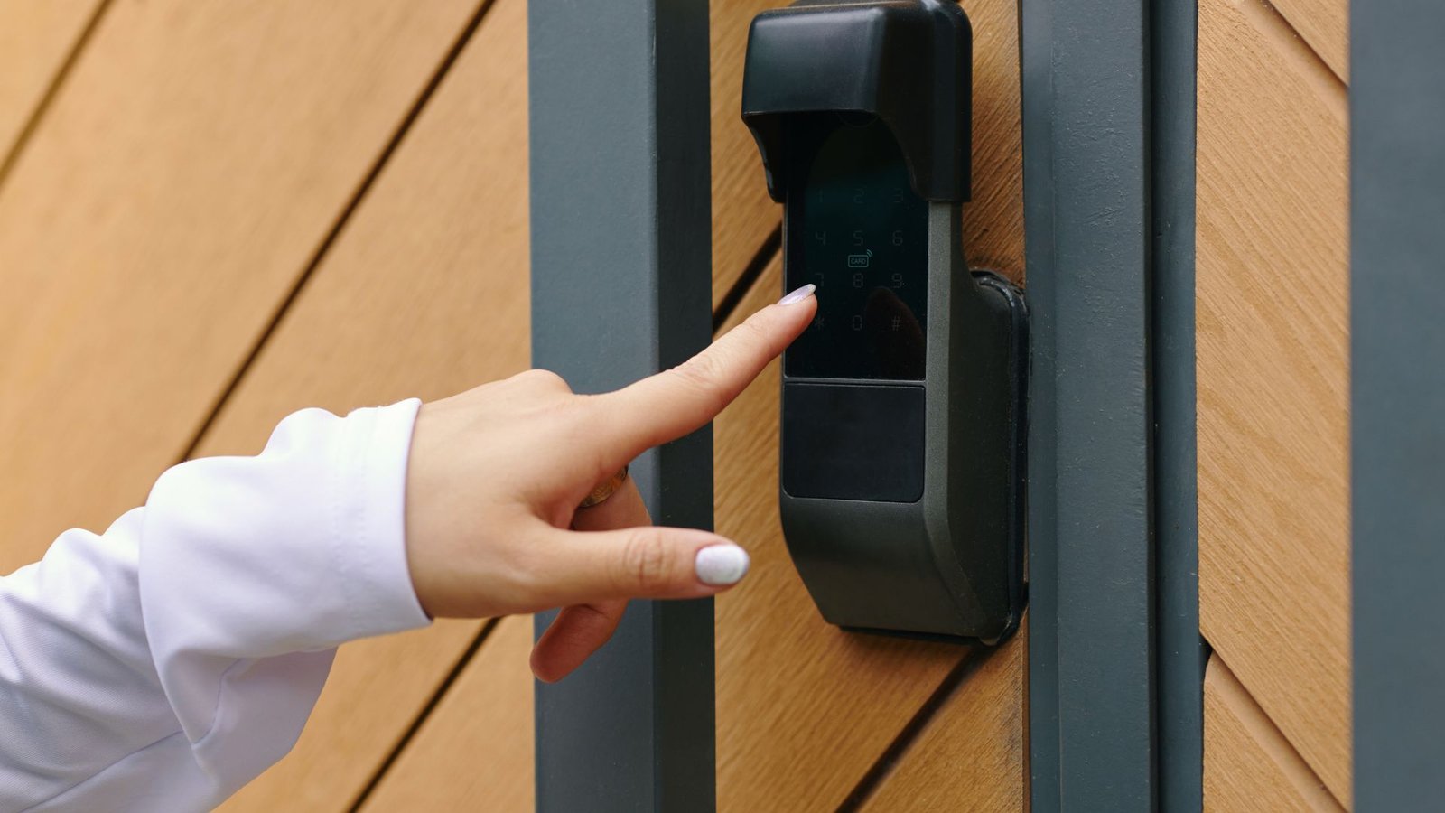 Garage Door Keypad Not Working? Fix It Fast With These Expert Tips