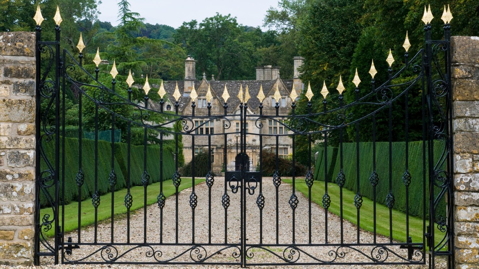 Should Driveway Gates Open In Or Out? Pros, Cons, And The Right Choice For Your Home