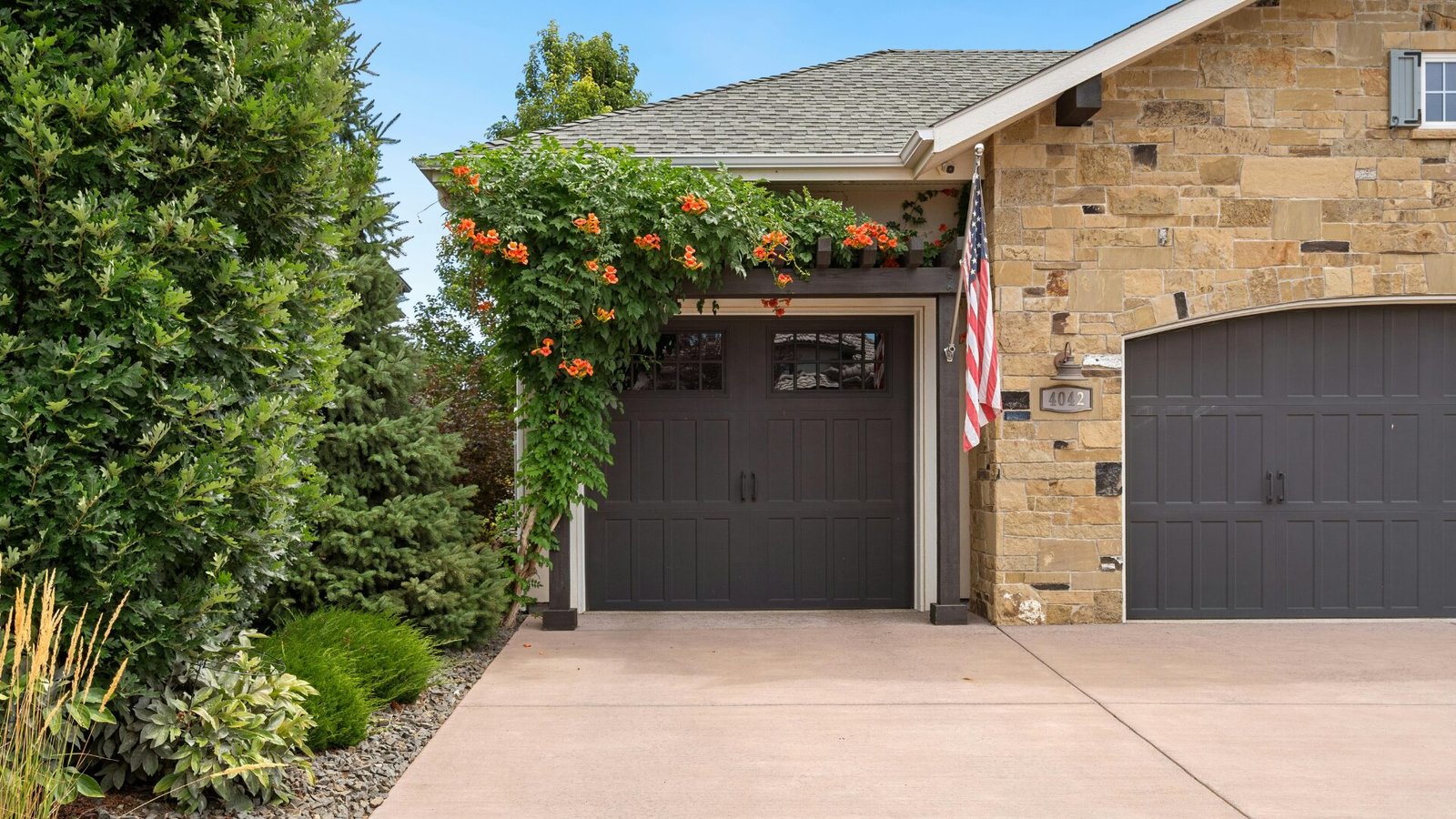How to Tell If Garage Door Rollers Are Bad: 7 Clear Signs You Shouldn't Ignore